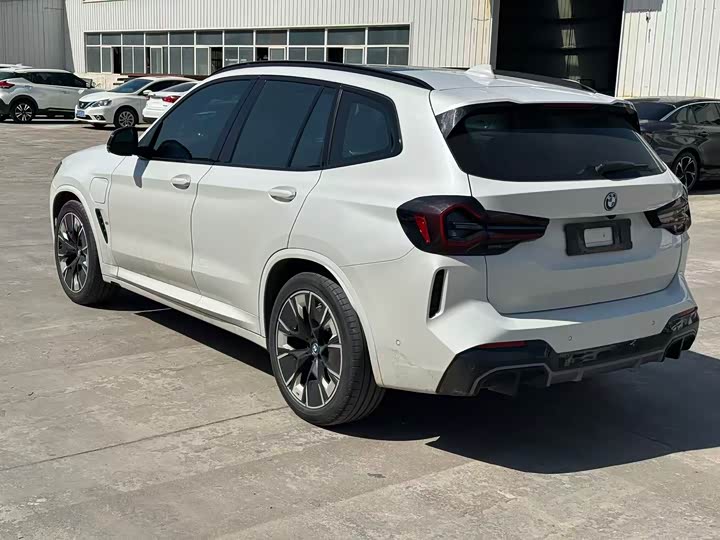 BMW iX3, 2022 — фото 4 из 9