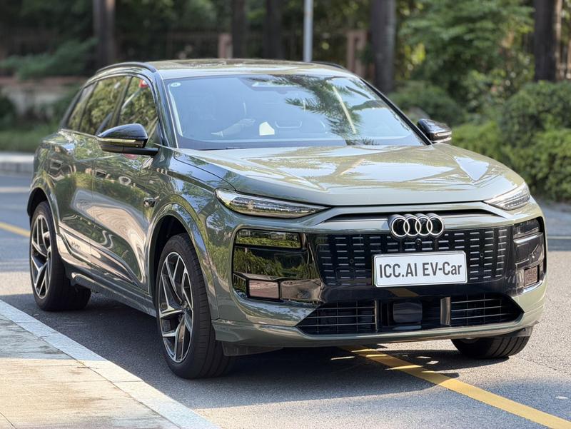 Audi Q6L e-tron, 2025 — фото 3 из 12
