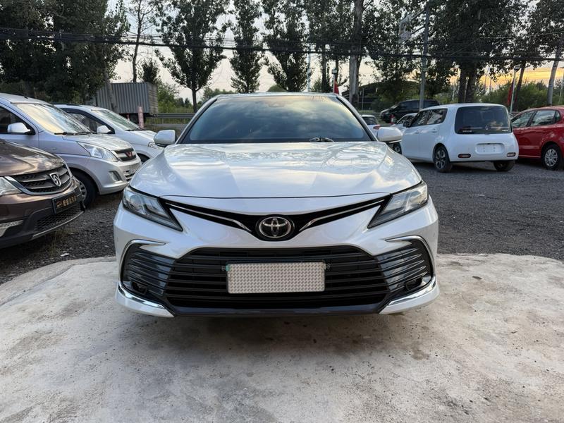 Toyota Camry, 2022 — фото 2 из 10
