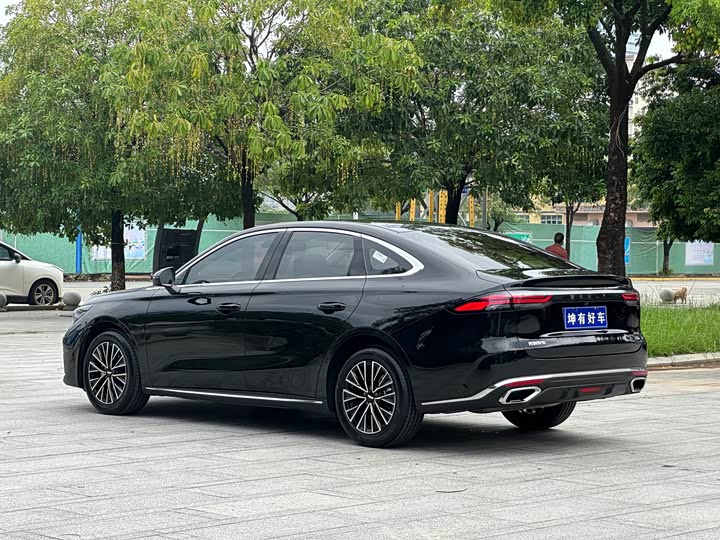 Geely Emgrand, 2026 — фото 6 из 9