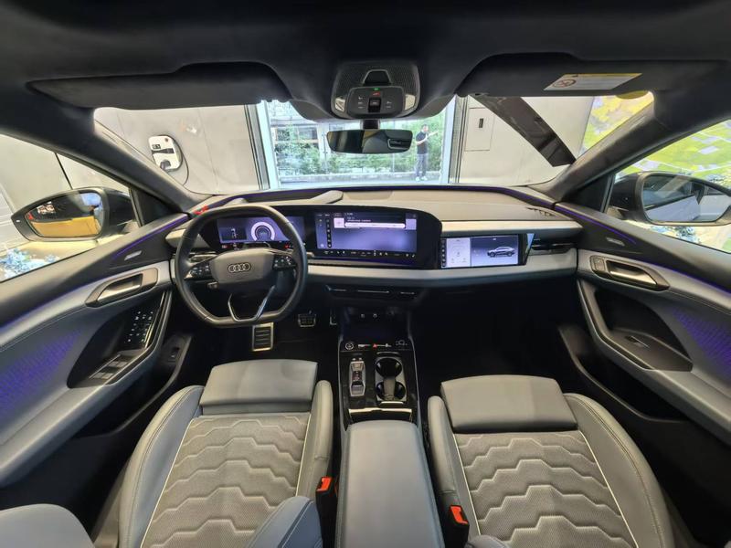 Audi Q6L e-tron Sportback, 2025 — фото 7 из 12
