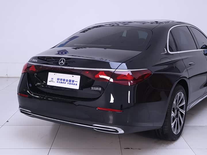 Mercedes-Benz E-Class, 2025 — фото 8 из 9