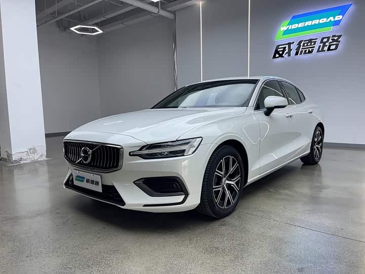 Volvo S60, 2025 — купить в Санкт-Петербурге под ключ