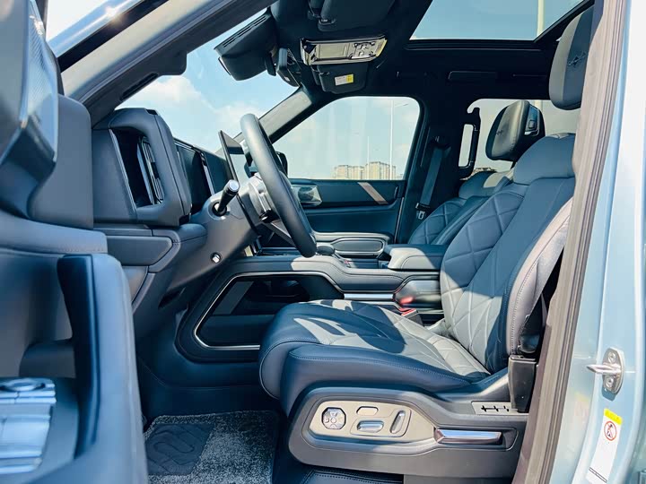 BYD FangChengBao Leopard 8, 2024 — фото 4 из 9