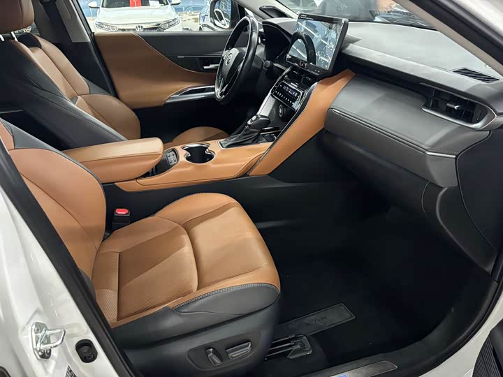 Toyota Venza, 2023 — фото 8 из 9