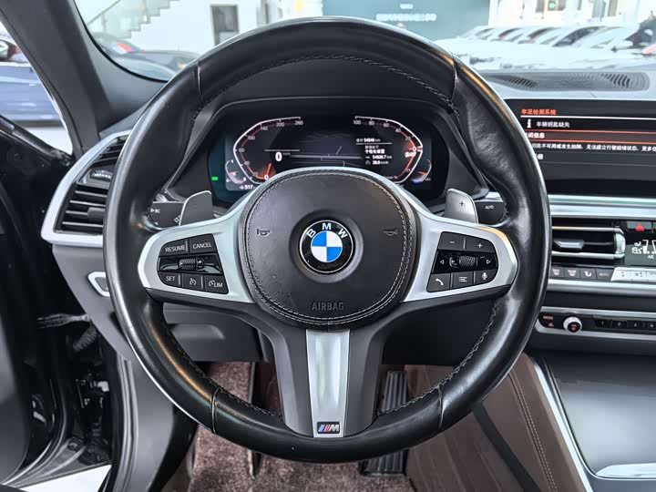 BMW X6, 2022 — фото 8 из 9
