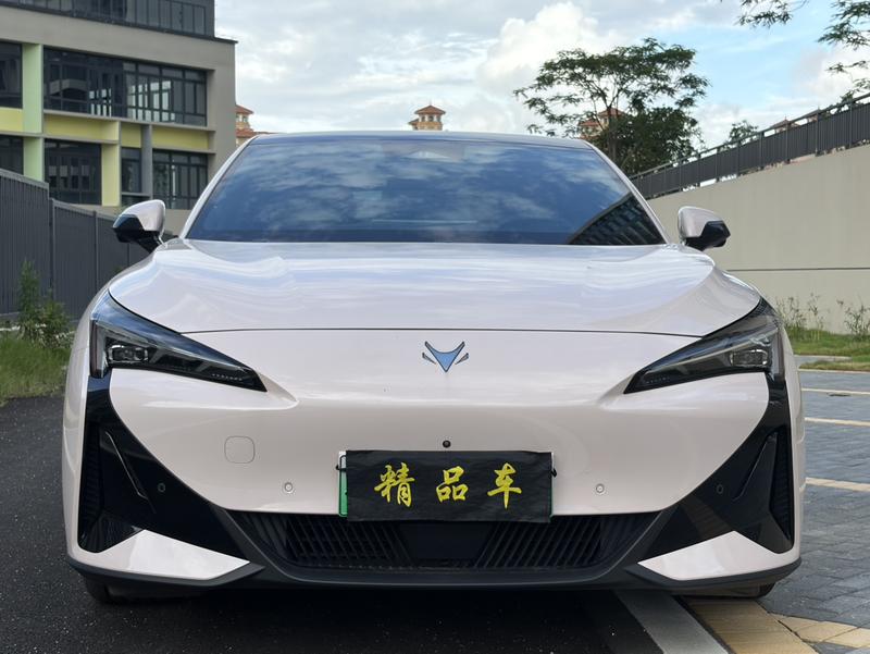 BAIC Arcfox Alpha S5, 2025 — фото 2 из 10