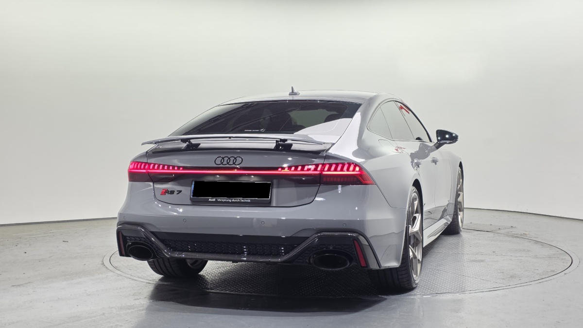Audi RS 7, 2024 — фото 4 из 12