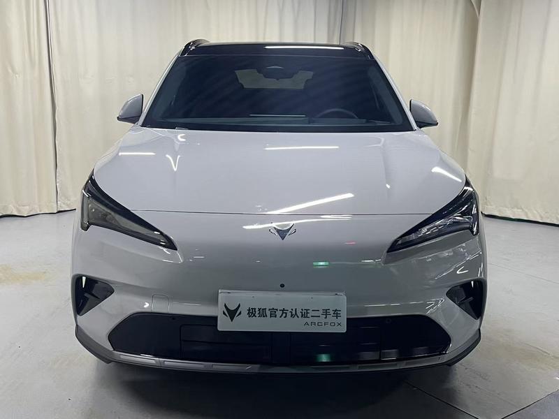 BAIC Arcfox Alpha T5, 2026 — фото 2 из 12