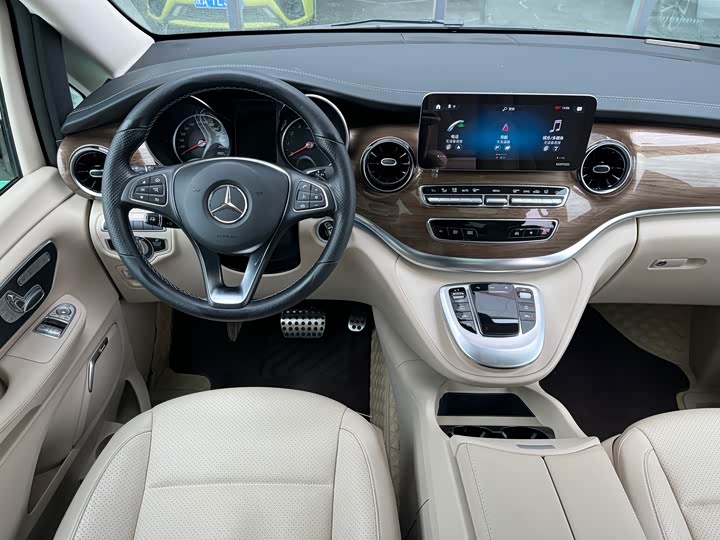 Mercedes-Benz V-Class, 2022 — фото 8 из 9