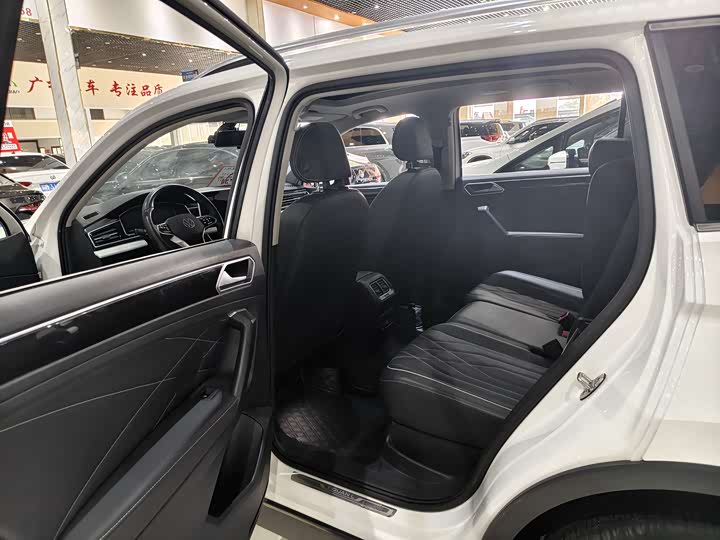 Volkswagen Tiguan L Pro, 2022 — фото 6 из 9