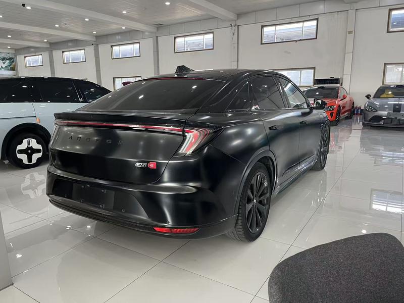 BAIC Arcfox Alpha S, 2023 — фото 5 из 9