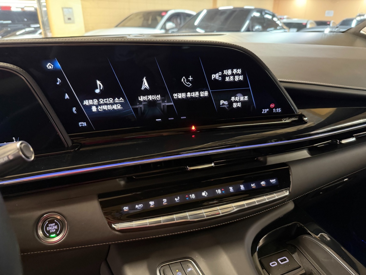 Cadillac Escalade, 2023 — фото 9 из 12