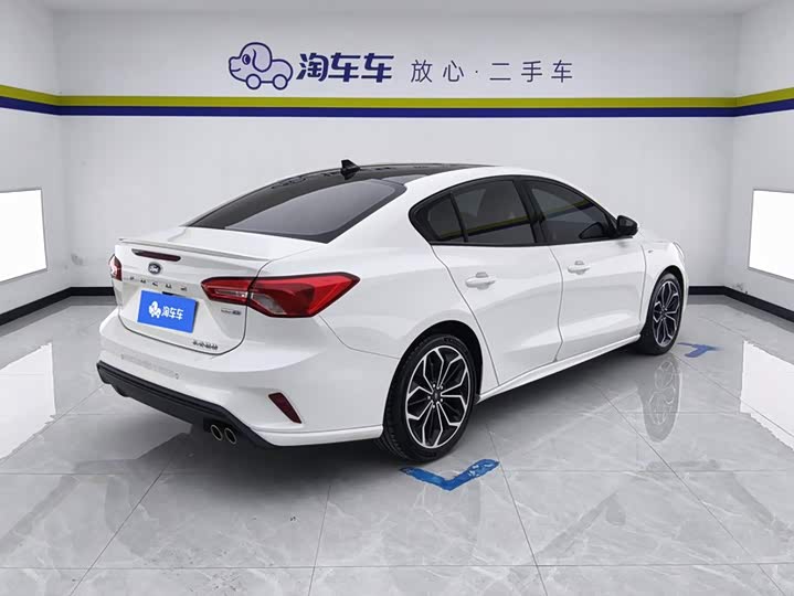 Ford Focus, 2022 — фото 3 из 9