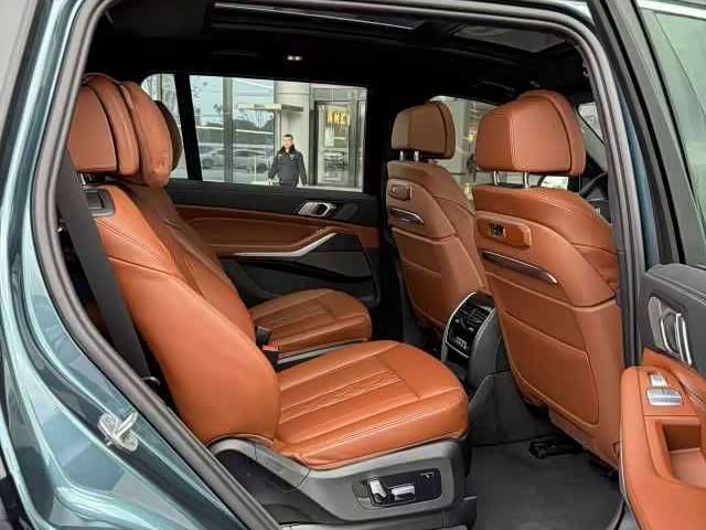 BMW X7, 2025 — фото 6 из 9