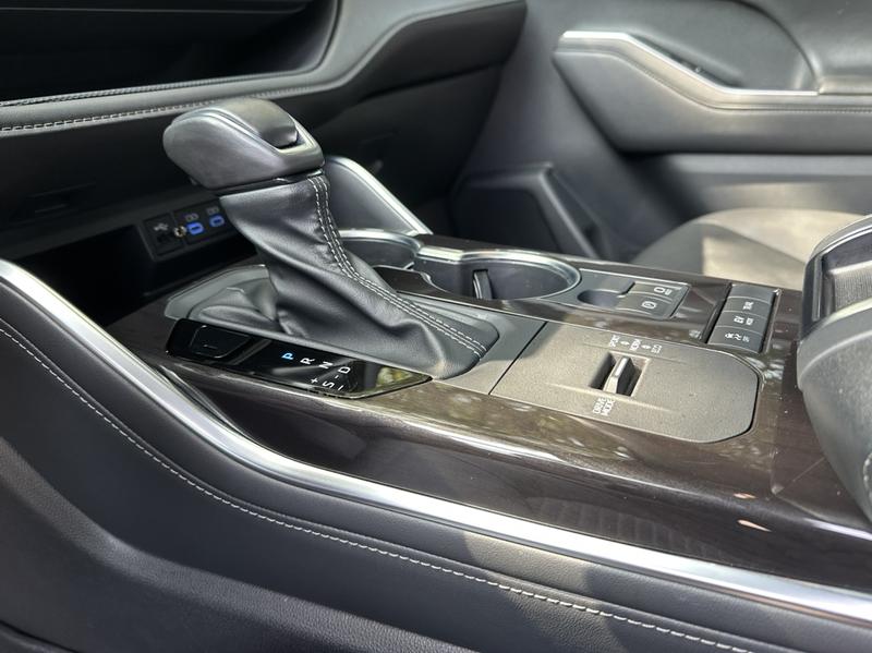 Toyota Crown Kluger, 2022 — фото 8 из 12