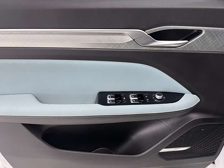 Geely Emgrand L, 2022 — фото 8 из 9