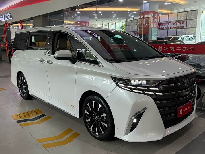 Toyota Alphard, 2023 — фото 2 из 9