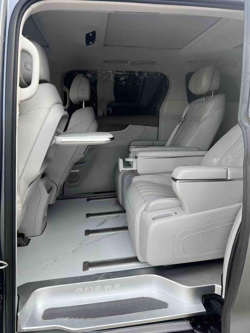 Roewe iMax 8, 2024 — фото 9 из 10