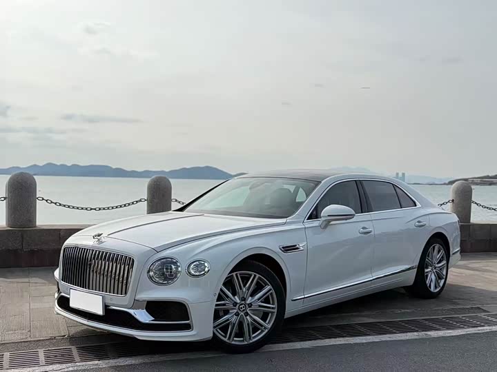 Bentley Flying Spur, 2023 — купить в Саратове под ключ
