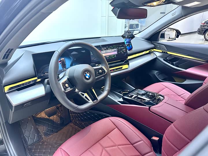 BMW 5 Series, 2025 — фото 9 из 9