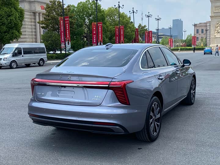 Hongqi H5 Hybrid, 2025 — фото 6 из 9