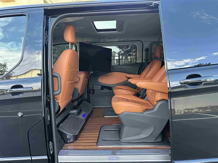 Ford Tourneo, 2022 — фото 9 из 9