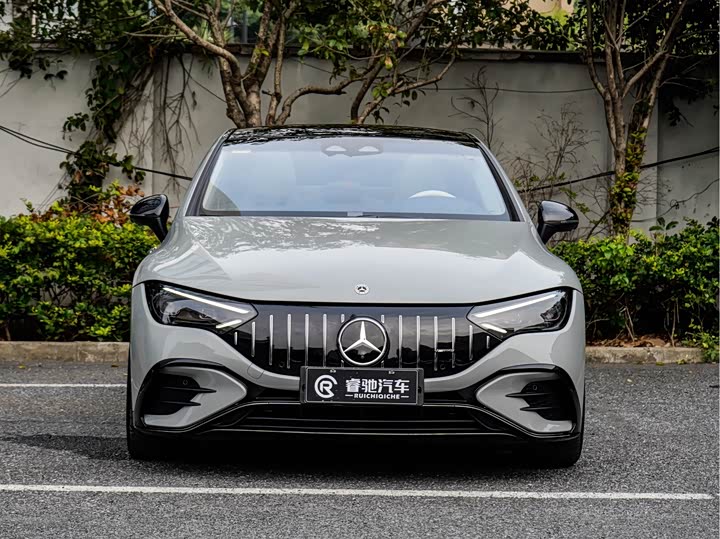 Mercedes-Benz EQE AMG, 2024 — фото 2 из 9