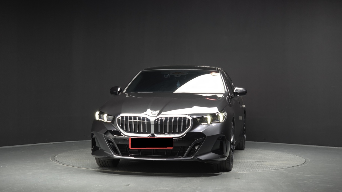 BMW 5 Series, 2025 — фото 3 из 12
