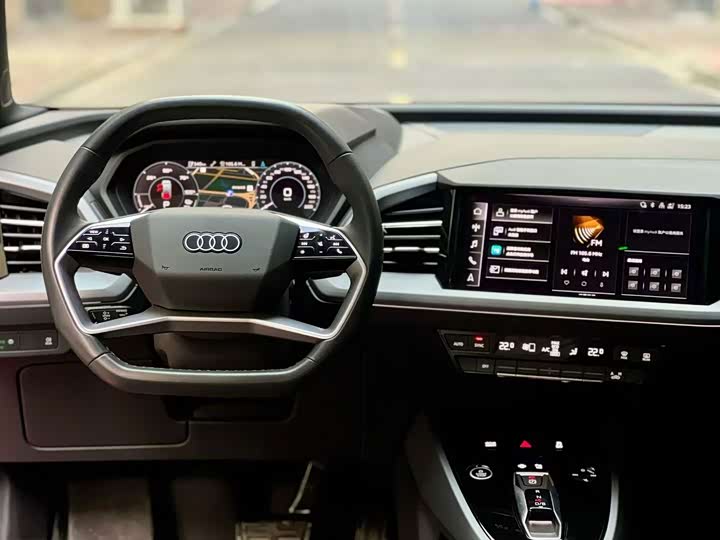 Audi Q5 e-tron, 2024 — фото 2 из 9