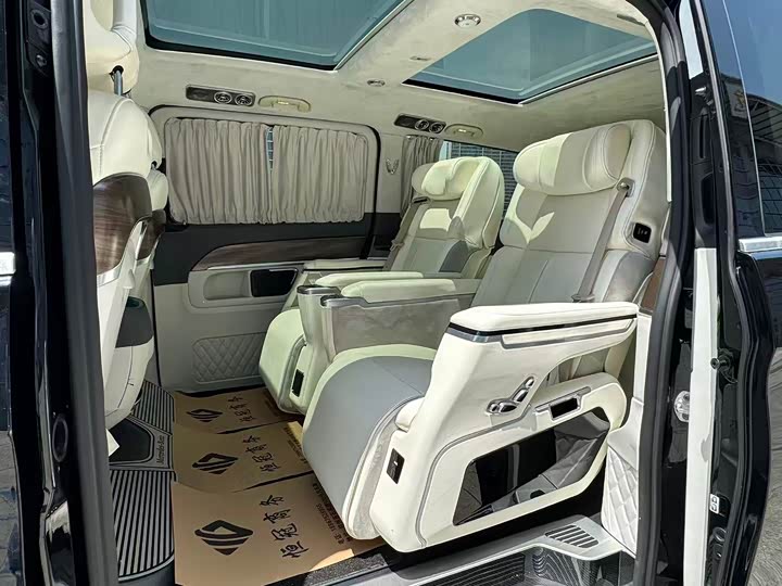 Mercedes-Benz V-Class, 2022 — фото 9 из 9