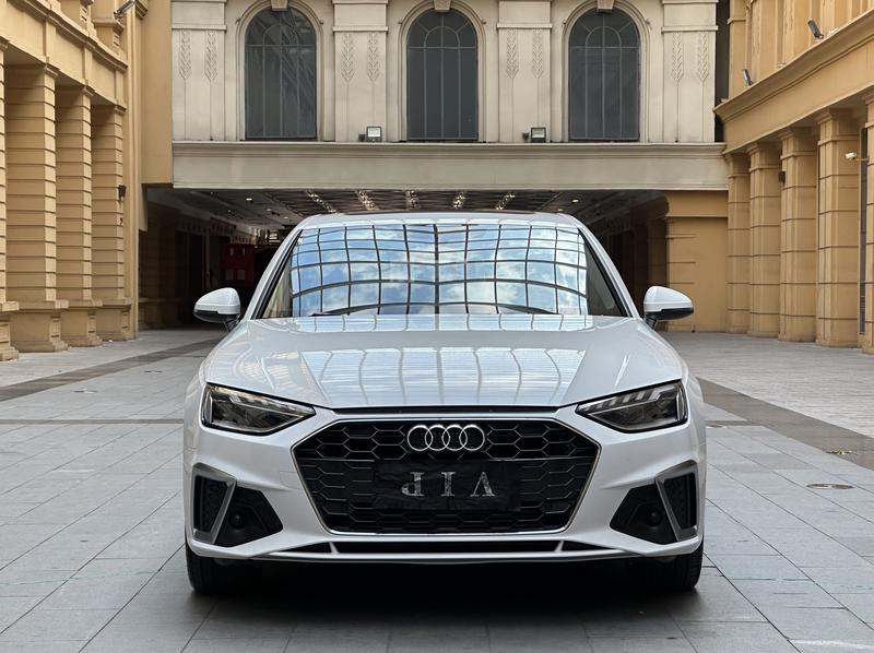 Audi A4L, 2023 — фото 2 из 12