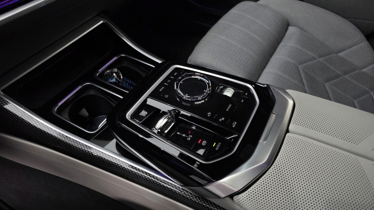 BMW 7 Series, 2025 — фото 9 из 12