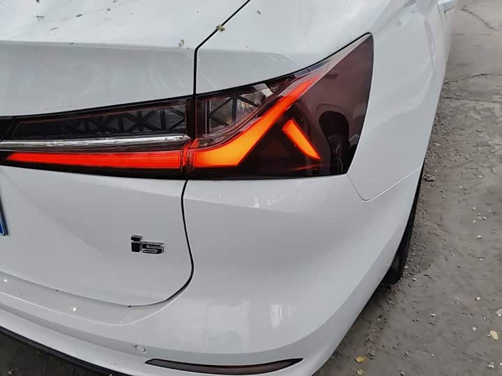Roewe i5, 2024 — фото 8 из 9