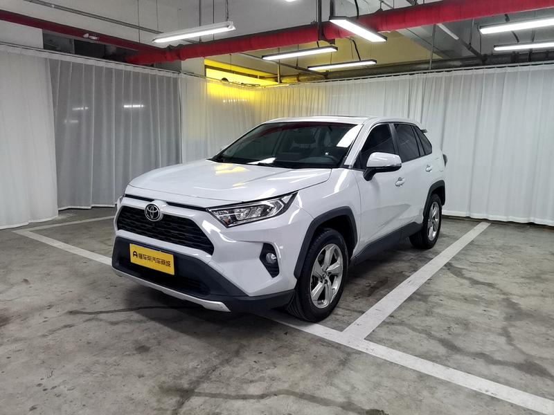 Toyota RAV4, 2022 — купить в Смоленске под ключ