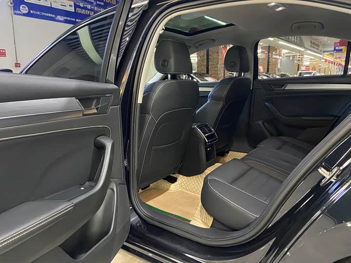 Skoda Superb, 2022 — фото 8 из 9