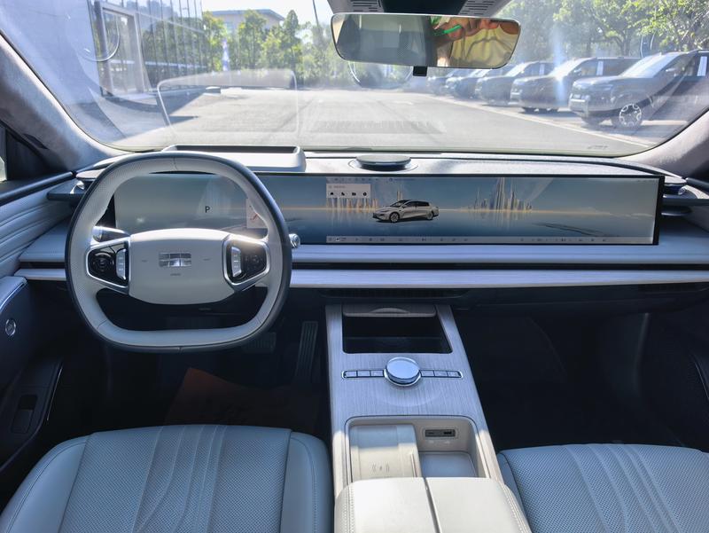 Geely Galaxy E8, 2024 — фото 8 из 12