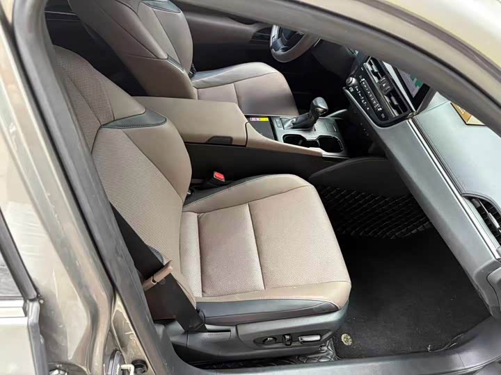 Lexus ES, 2023 — фото 5 из 7