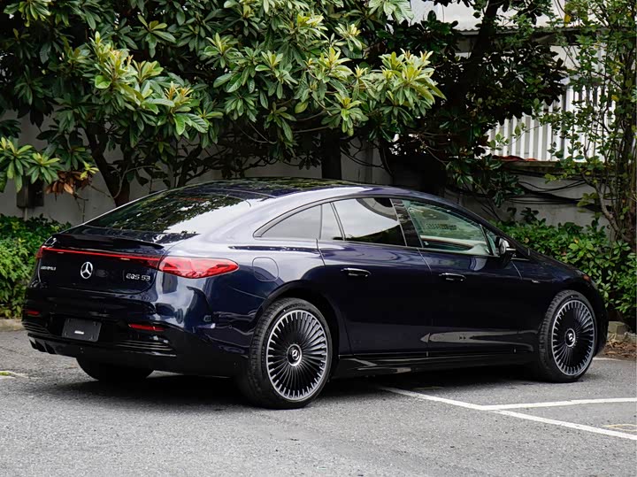 Mercedes-Benz EQS AMG, 2025 — фото 4 из 9