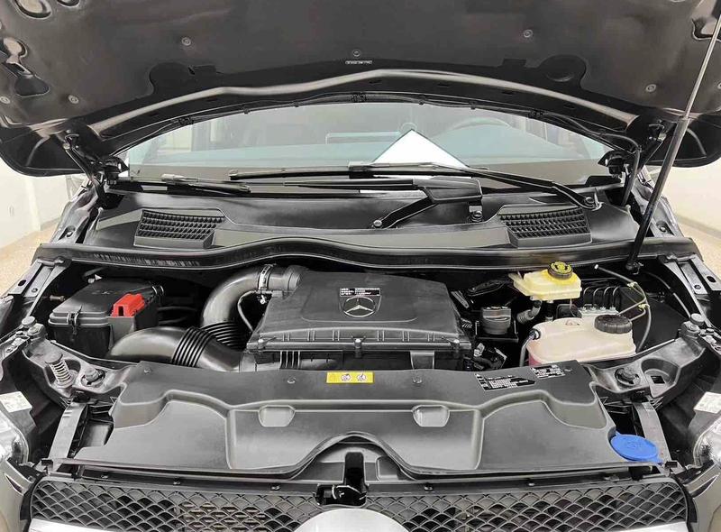 Mercedes-Benz V-Class, 2021 — фото 8 из 12