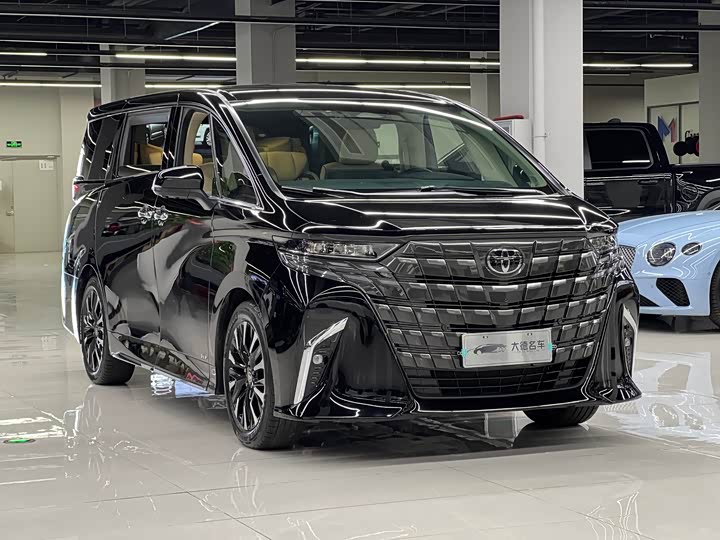 Toyota Alphard, 2024 — фото 3 из 9