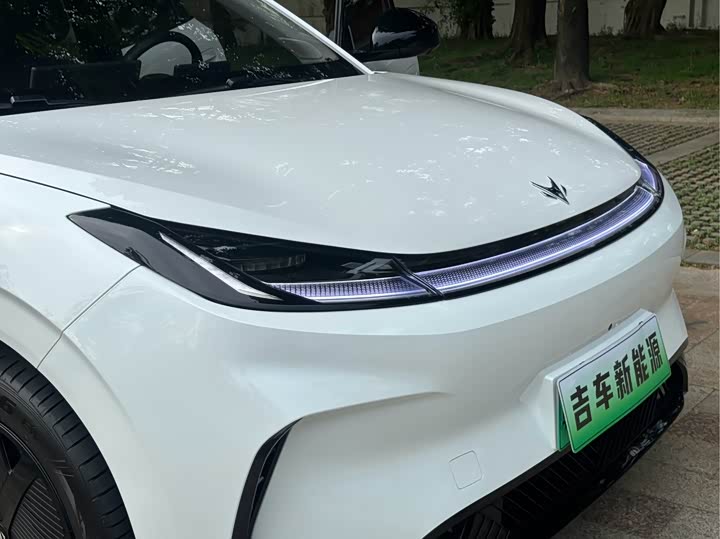 BAIC Arcfox T1, 2025 — фото 9 из 9