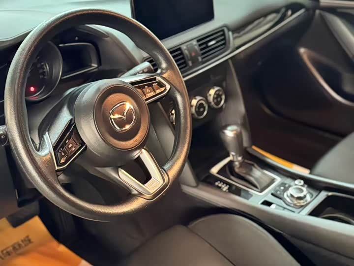 Mazda CX-4, 2023 — фото 7 из 9