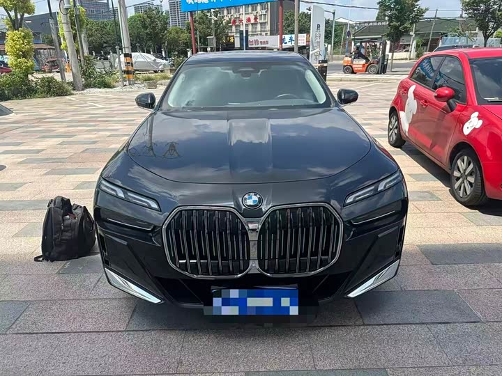 BMW 7 Series, 2023 — фото 3 из 9