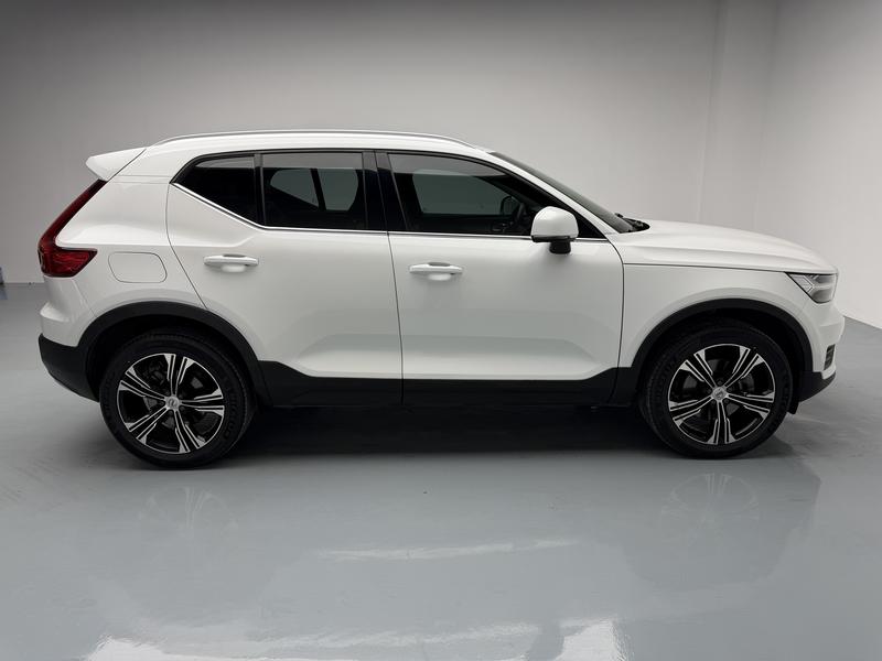 Volvo XC40, 2022 — фото 8 из 12