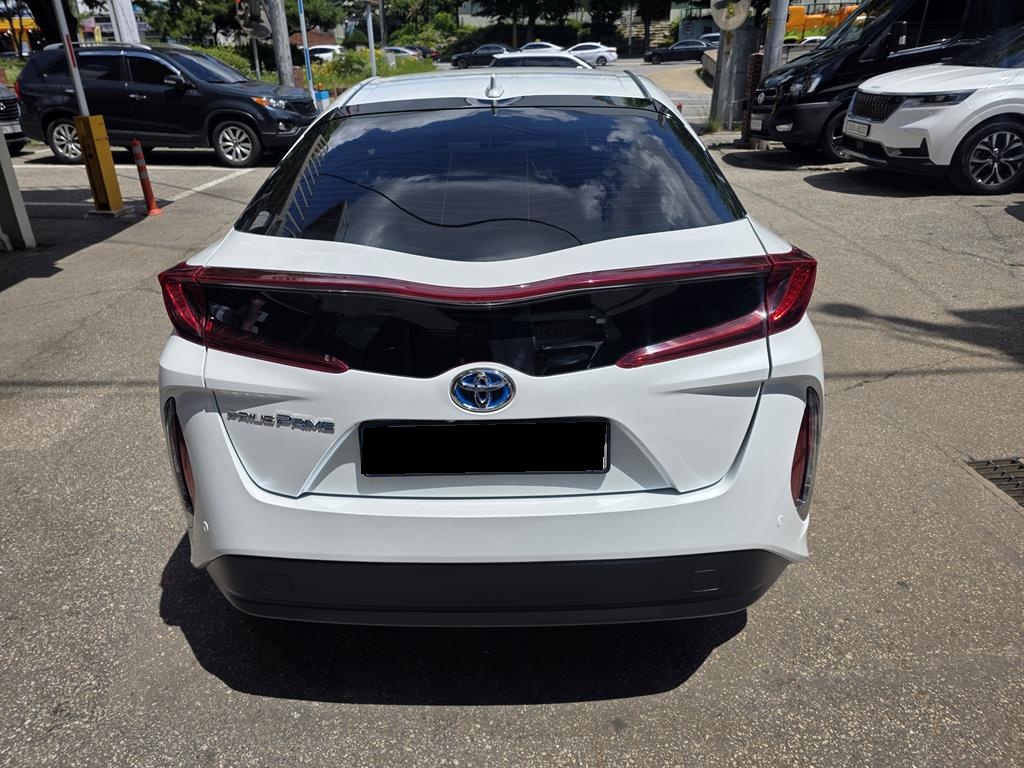 Toyota Prius, 2022 — фото 3 из 12