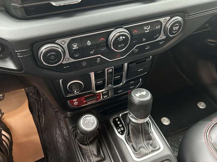 Jeep Wrangler, 2024 — фото 9 из 9
