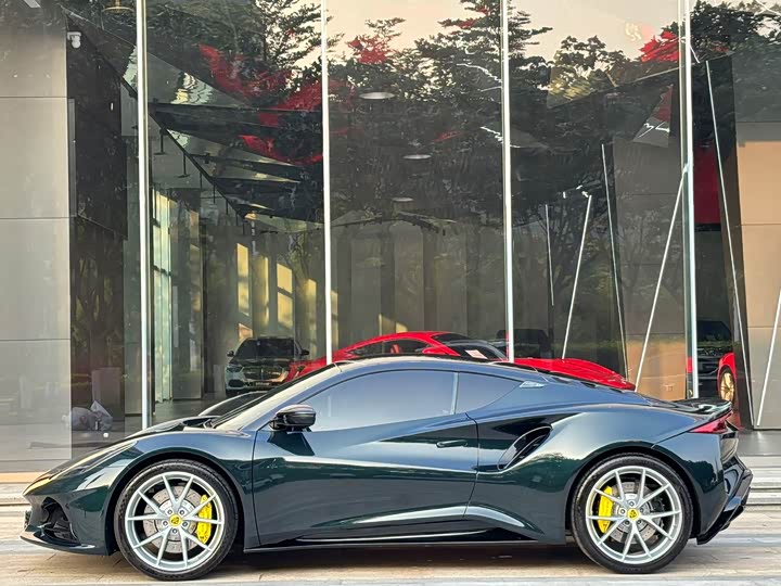 Lotus Emira, 2023 — фото 4 из 7