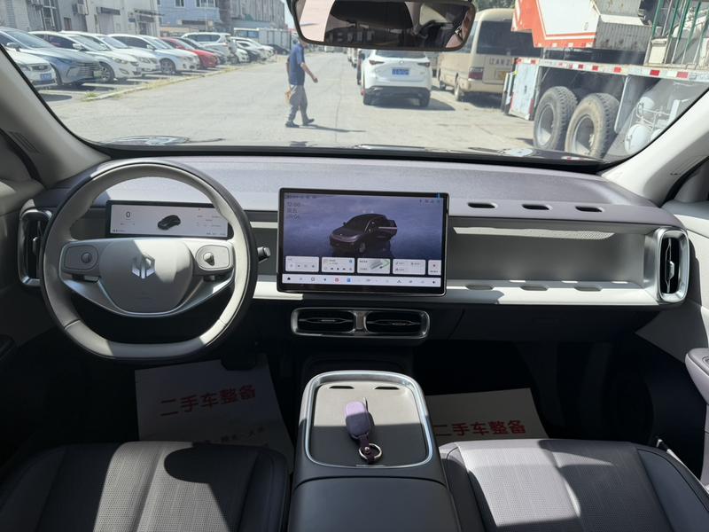 Leapmotor B10, 2025 — фото 7 из 9