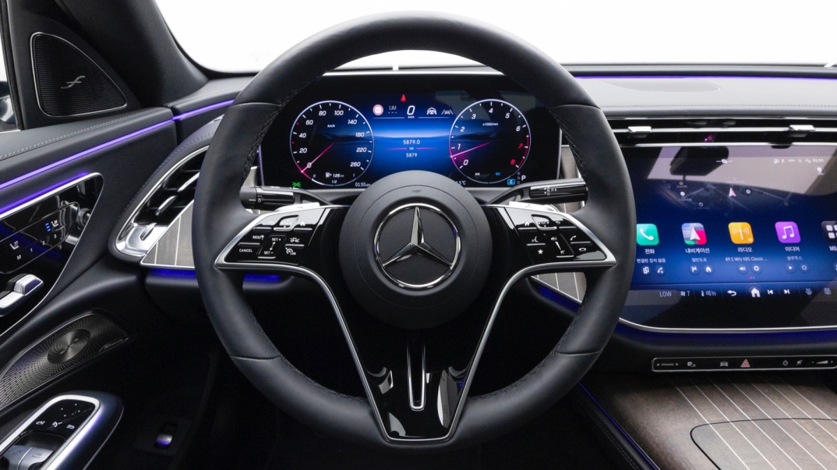 Mercedes-Benz E-Class, 2025 — фото 11 из 12